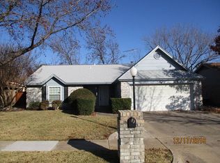 5913 Birchhill Rd, Watauga, TX 76148