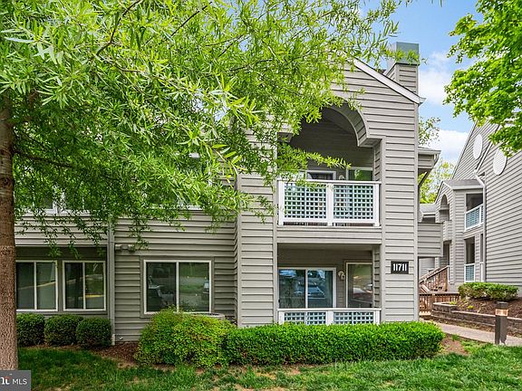 3rd image of 11711 Summerchase Cir