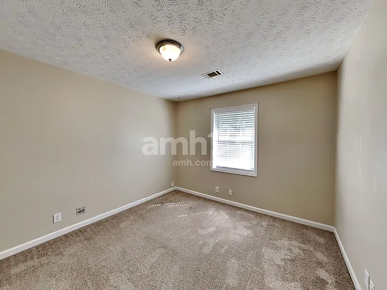 424 Spring Falls Dr — Photo 16