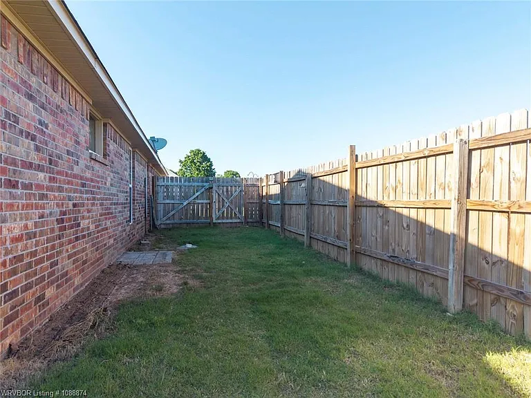 3725 Colfax Way — Photo 41