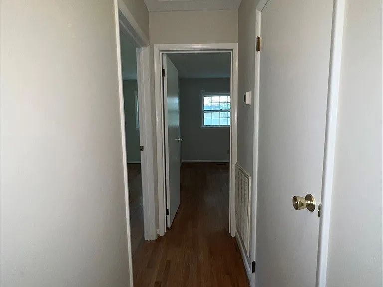 2904 Collingwood St — Photo 9