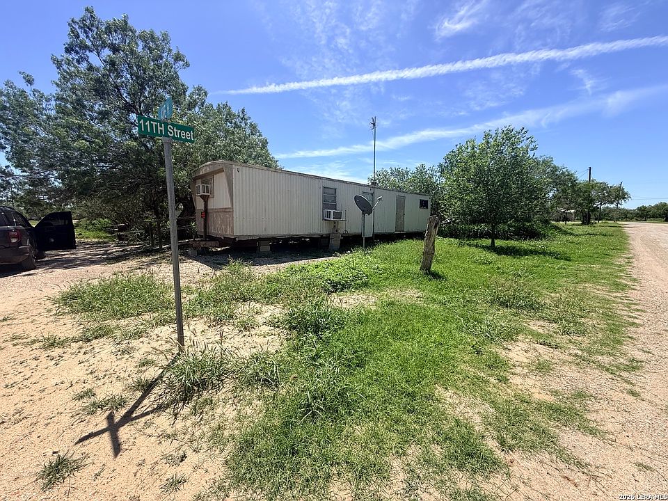 1st image of 201 E Avenue H LOT 1876-