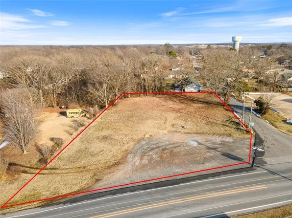 502 1st Ave NE #59, Gravette, AR 72736