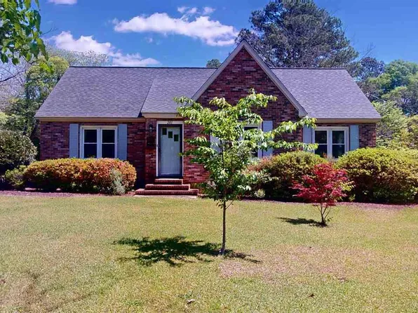 201 Pecan Dr, Hartsville, SC 29550