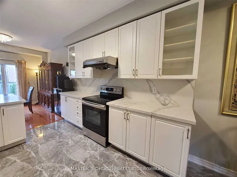 24 Golden Oak Ave — Photo 11