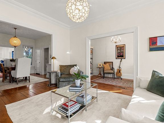 4th image of 9 Cook St #2