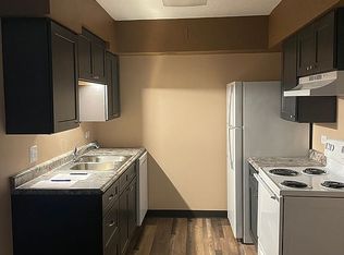 161 Prestien Dr APT 2A, Denver, IA 50622