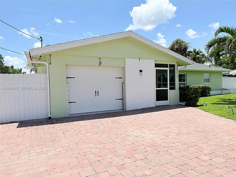 2212 Club House Rd — Photo 8