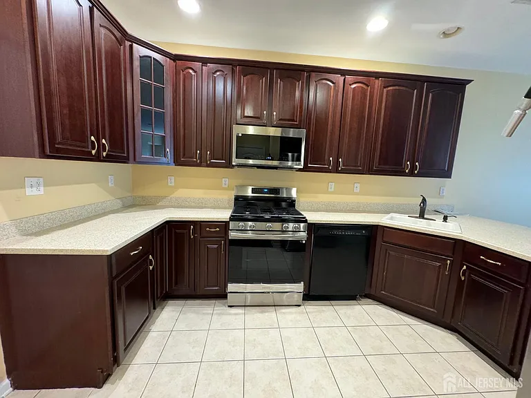 4 Blake Dr — Photo 6