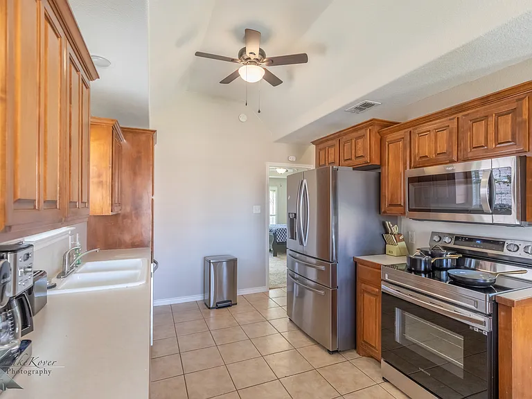 6670 Picadilly St — Photo 8