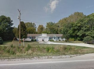 1207 S Division St #A, Mahomet, IL 61853