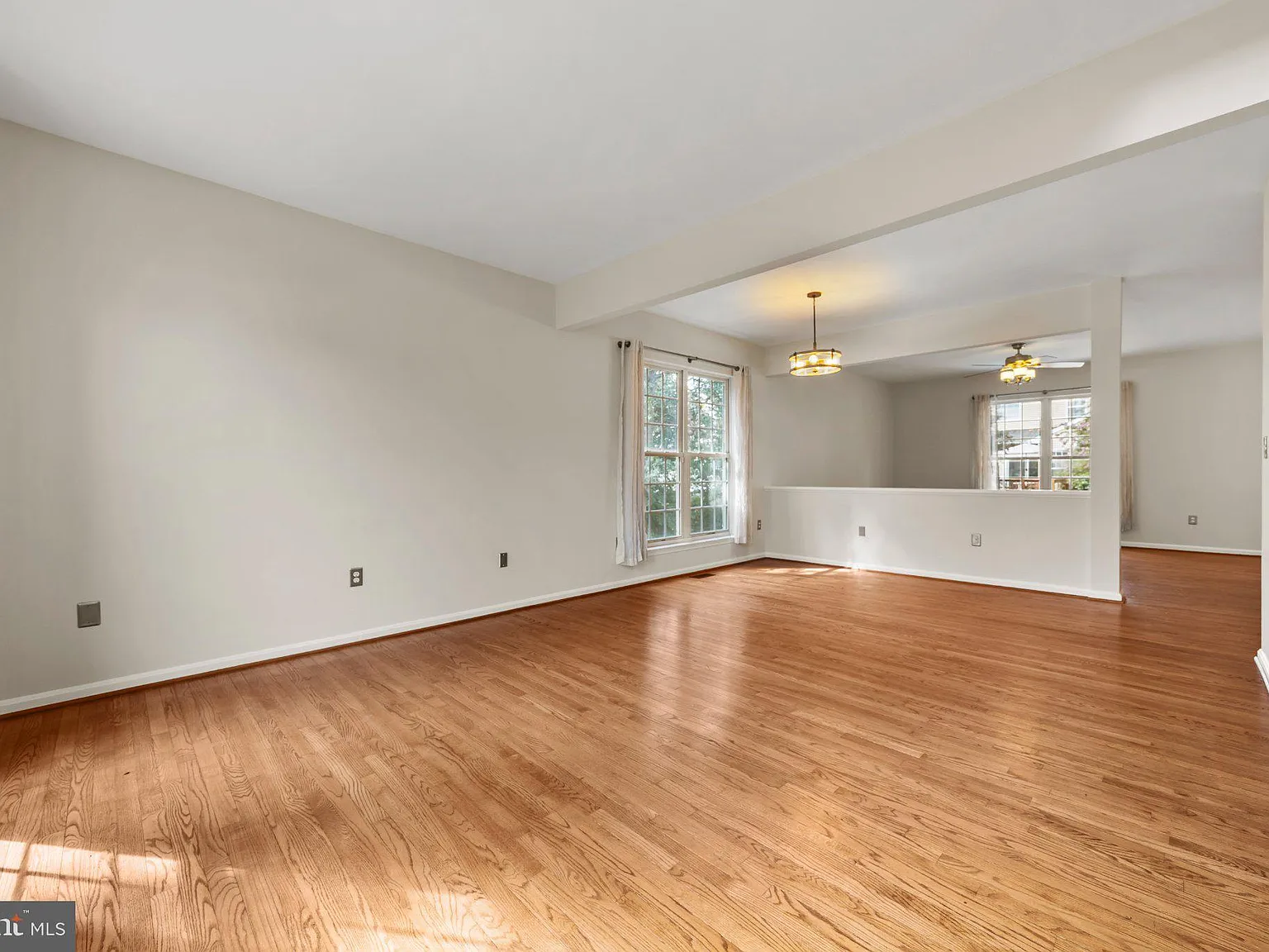 4 bed, 2.5 bath, 2420 sqft, $3,500 — Photo 3