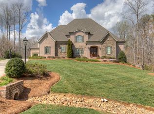 8864 Cravenwood Dr, Oak Ridge, NC 27310