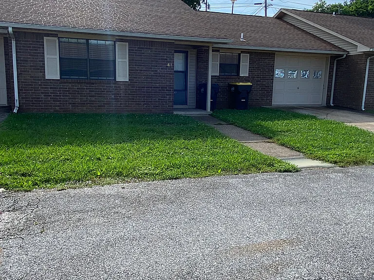 402 S Main St #4A — Photo 4