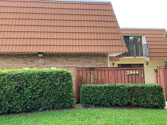 3rd image of 2944 Waterford Dr S #2944