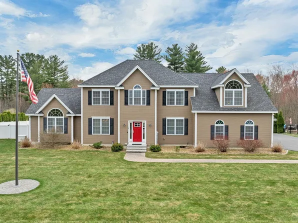 26 Lamplighter Lane, Salem, NH 03079