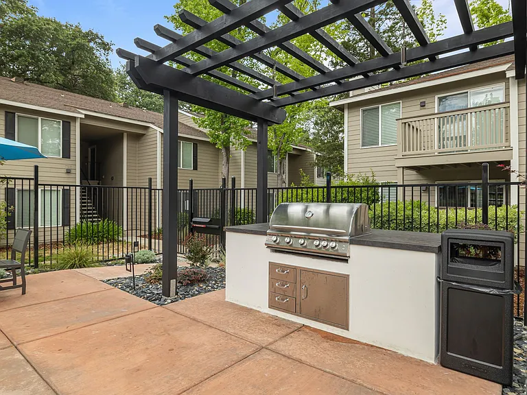 Sutter Station Apartments — Photo 30