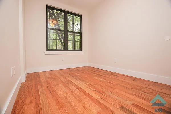 Rented by EXR | media 31