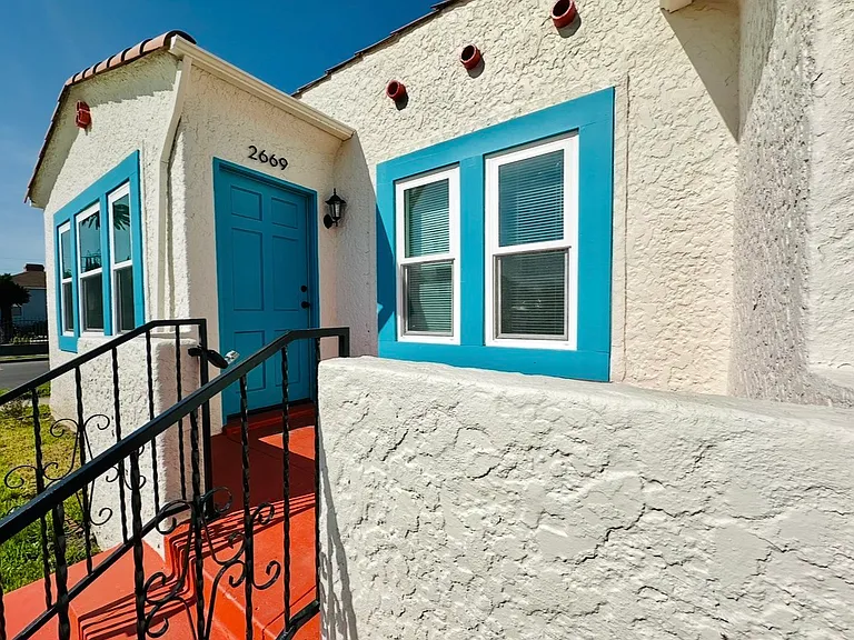 2669 Clyde Ave — Photo 1