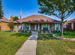 904 Micarta Dr, Mesquite, TX 75181