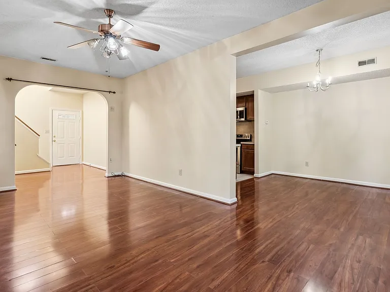 5417 Mary Ln — Photo 5