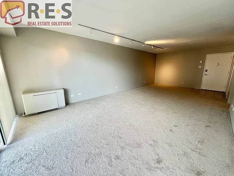 888 N Logan St #6I — Photo 6