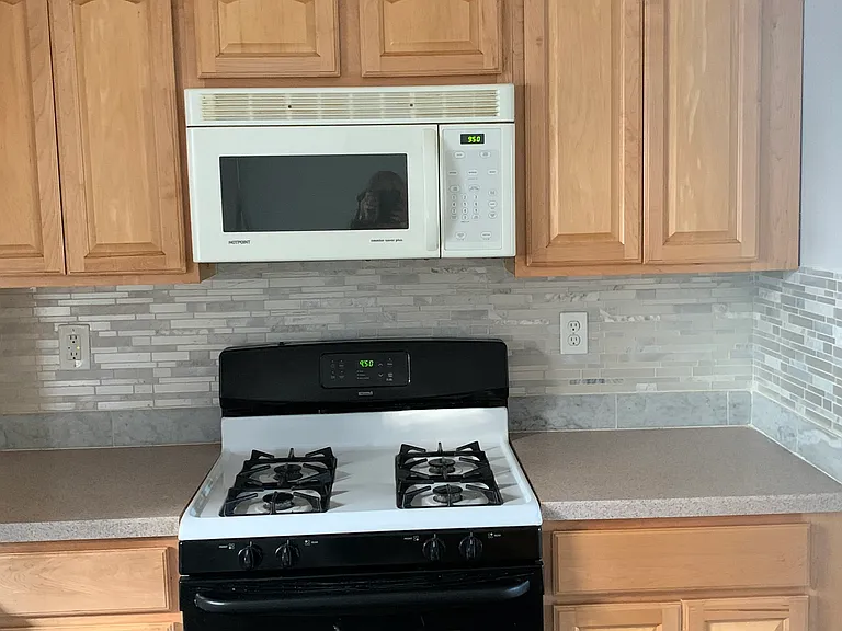 3878 Kingsway Dr — Photo 8
