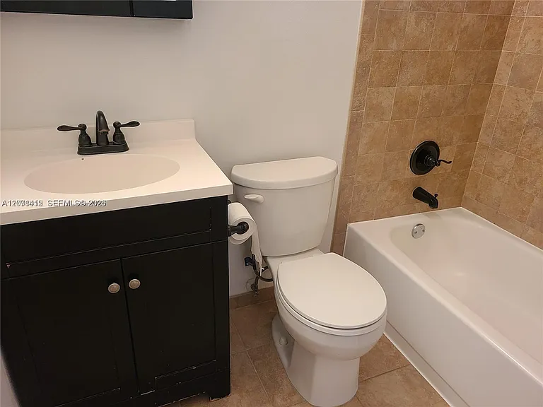 10520 Buttonwood Ave #10520 — Photo 14