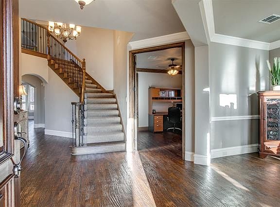 3rd image of 8420 Linden St