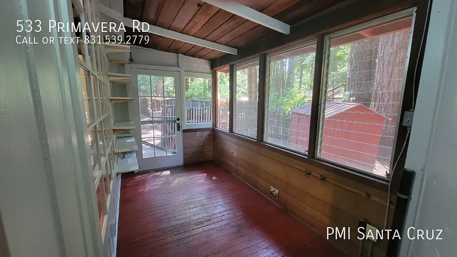 Test-Cozy Cottage with Deck and Redwood and River Views — Photo 4