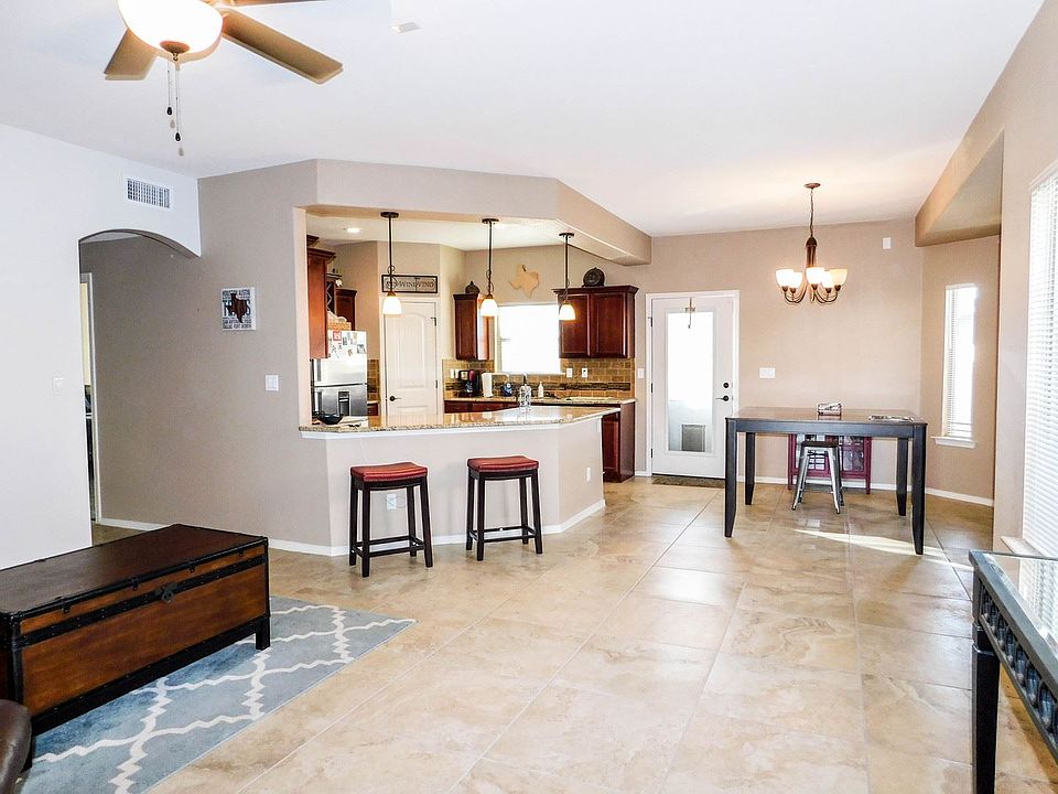 1st image of 3821 Loma Cortez Dr
