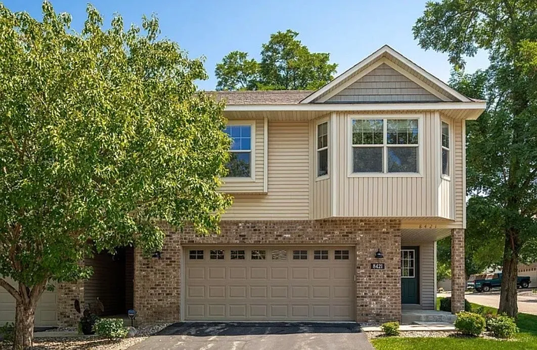 Cedarview Cir, Savage — Photo 1
