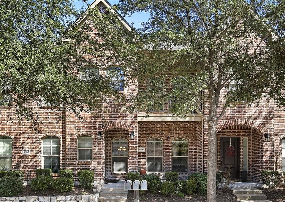 1st image of 5542 Grosseto Dr