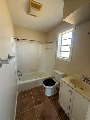 7063 Boston Dr — Photo 10