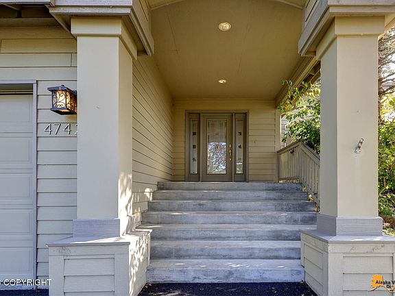 2nd image of 4742 Potter Crest Cir