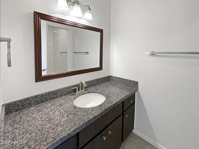 8339 N 59th Dr — Photo 12