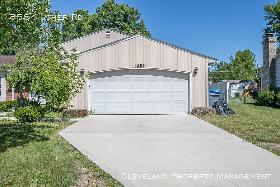 8564 Usher Rd photo 1