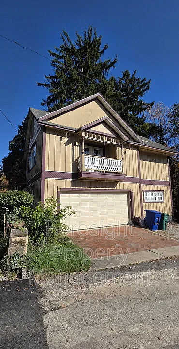 185 W Winter St #CARRIAGE HOUSE APART