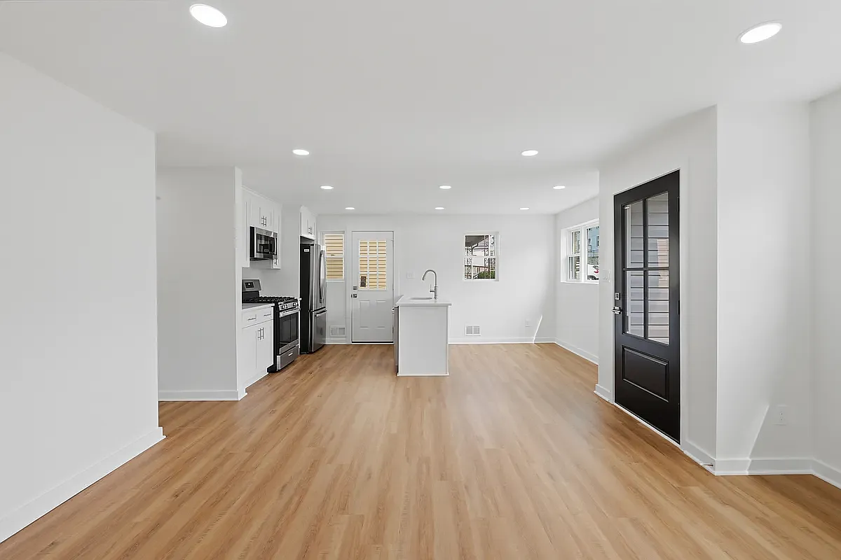 4 bed, 1964 sqft, $4,750 — Photo 3