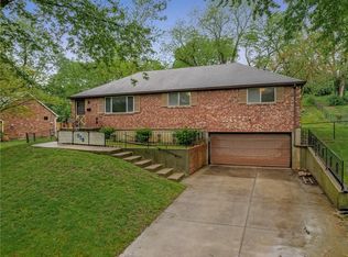 618 N Grover St, Liberty, MO 64068