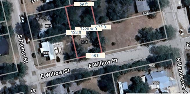 2nd image of 204 E Willow St