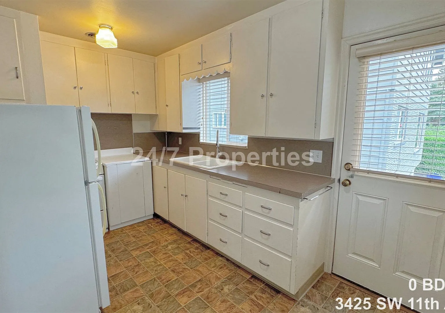 Cozy & Spacious Studio - Near OHSU and Marquam Park! — Photo 3