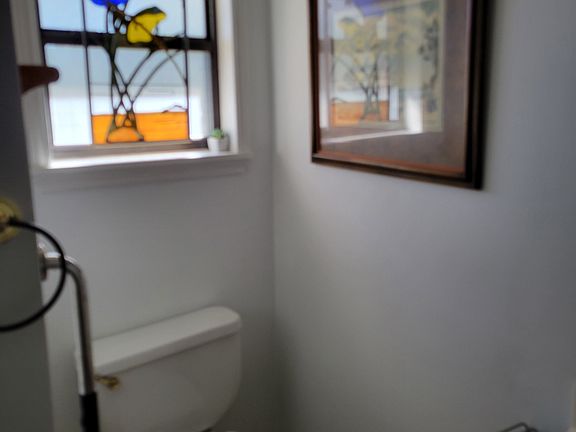 Jack&Jill Guest Bathroom with tub/shower