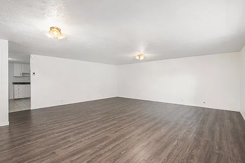 2 bed, 1.0 bath, $800 Photo 1 2 bed, 1.0 bath, $800 Photo 1