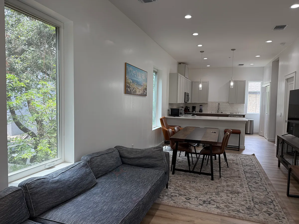 Building Photo - 503 Kenniston Dr #7