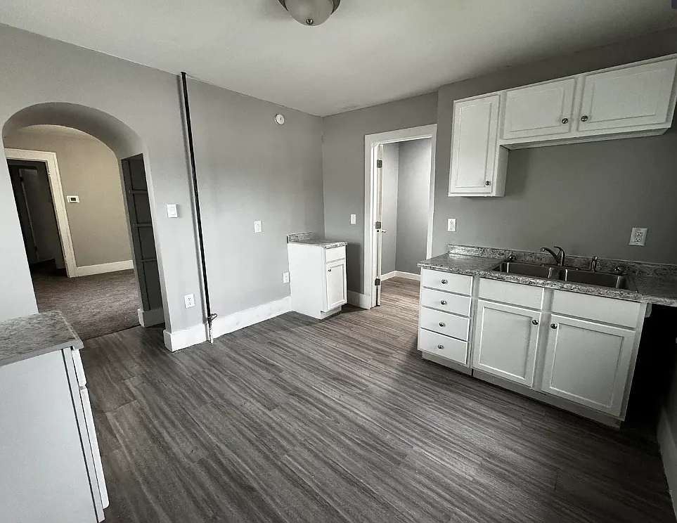 Building Photo - 2107 Marquette St #4