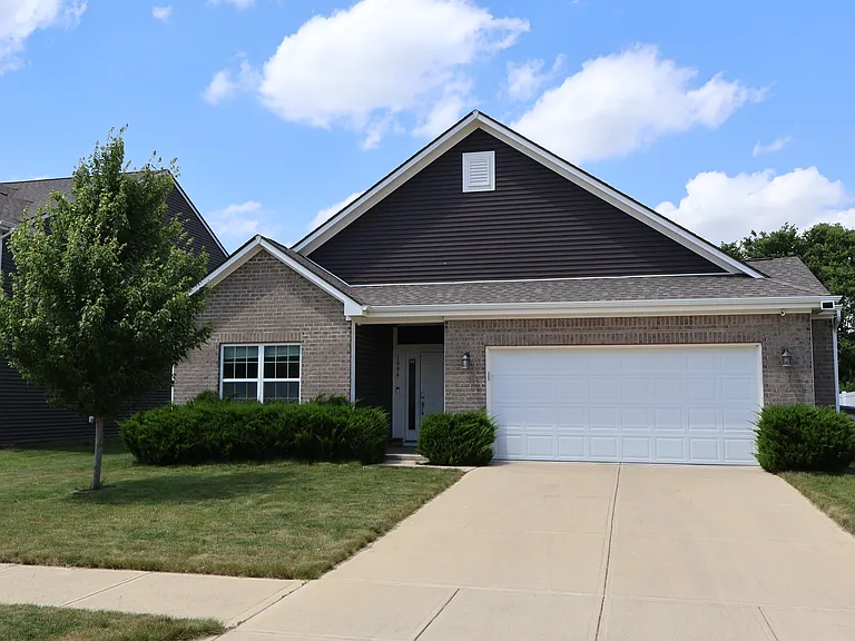 1994 Glenmoor Dr — Photo 1