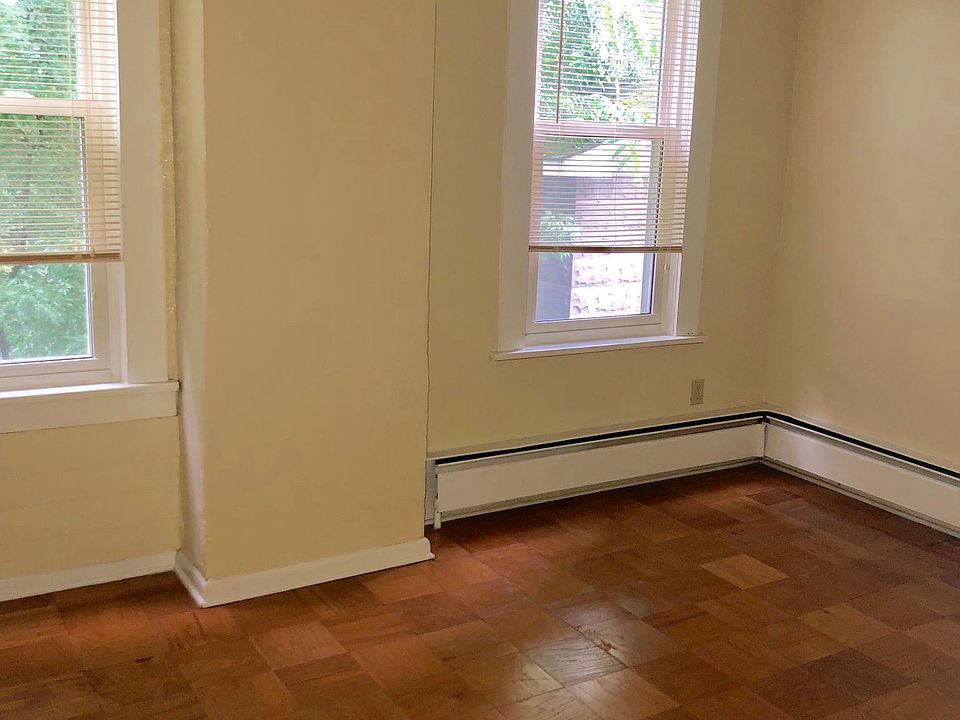 Beautiful wood parquet flooring through out. Lots of light and space.