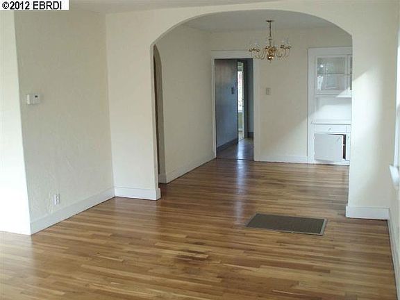 3rd image of 688 Amador St