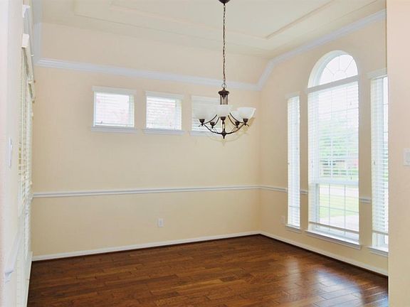 2nd image of 2527 Pittsford St
